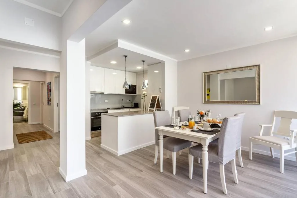 Luxury Beach Apartment